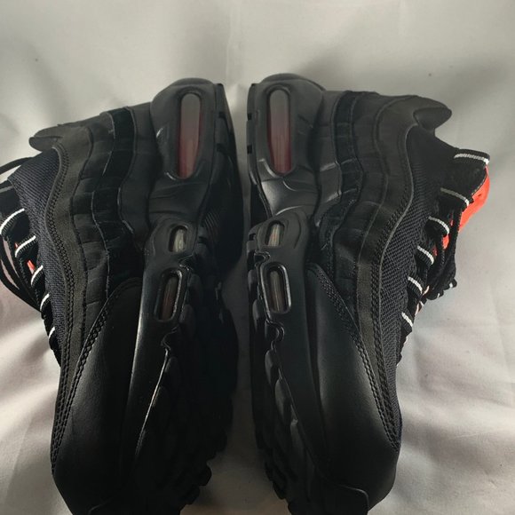 Nike Air Max 95 - Black & Red - Picture 5 of 7